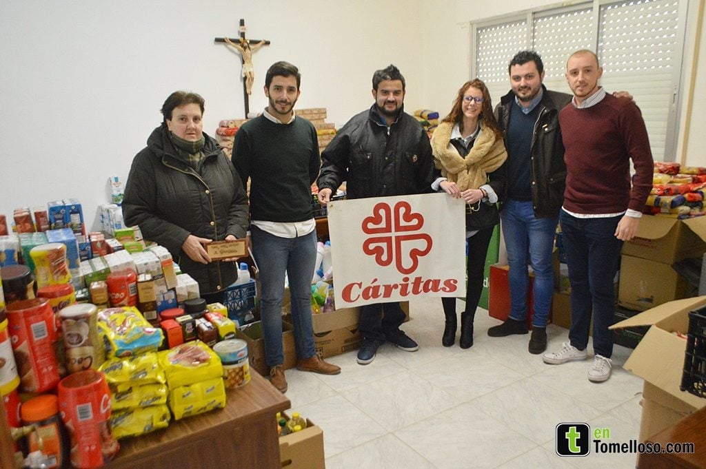 NN GG de Tomelloso entrega a Cáritas 2.100 kilos de alimentos de la campaña “Populares Solidarios”