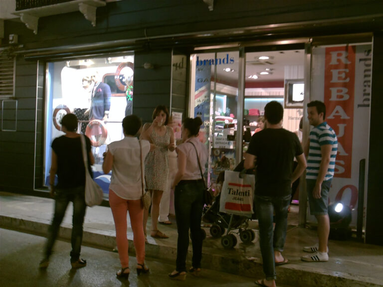 Tomelloso sale a la calle en la primera “Noche del Comercio”