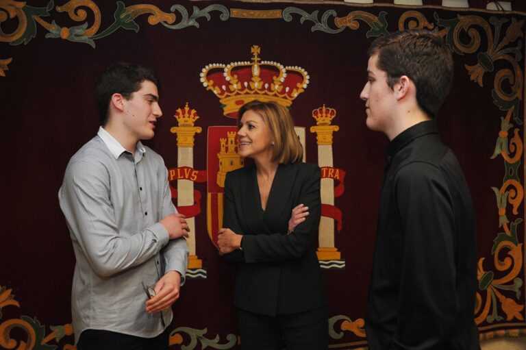 Cospedal: “Los españoles no quieren alianzas extrañas ni pactos de perdedores”