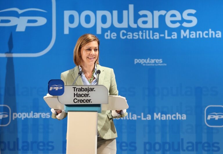 Cospedal afirma que para seguir creando empleo y crecimiento económico es necesario que el cambio político iniciado en 2011 tenga continuidad