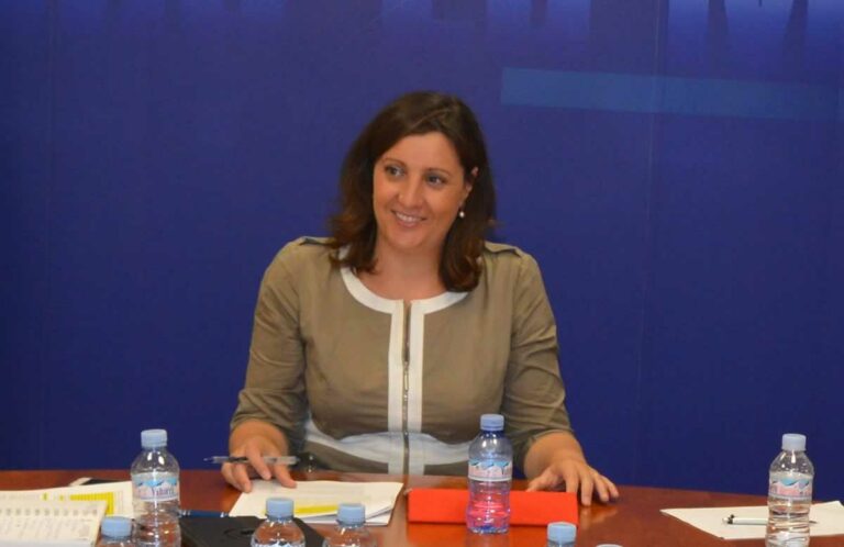 La consejera de Empleo valora positivamente los datos de la EPA