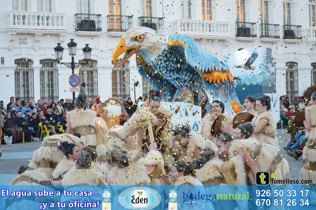 El Desfile de Peñas Locales inunda las calles de Tomelloso de ritmo, colorido y buen humor