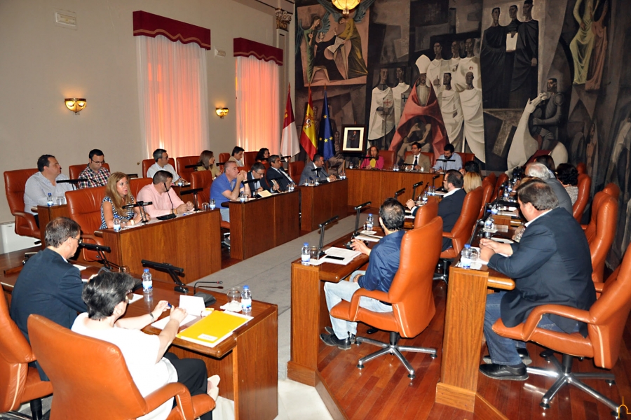 La Diputación aprueba 4,4 millones para un Plan extraordinario de Obras y 3,5 para el Pabellón Ferial