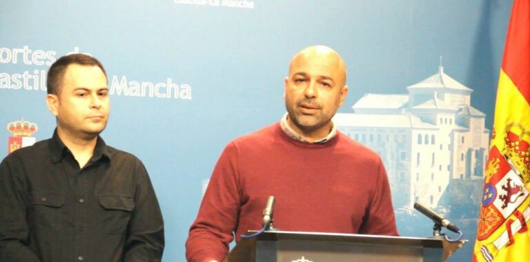 Podemos no participa en la sesión porque, según dice, PP y PSOE no les permitieron presentar iniciativas
