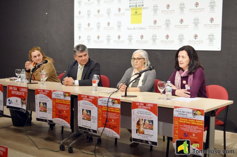 “El más hermoso de los milagros”, de Paz Martín-Pozuelo, se presentó en la Biblioteca Municipal de Tomelloso