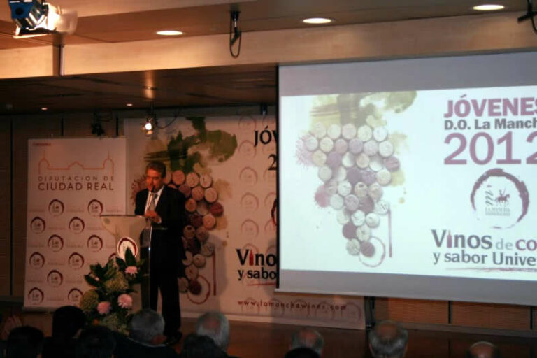 El Bernabéu acoge hoy la entrega de los Premios Jóvenes Solidarios 2013 de la DO La Mancha