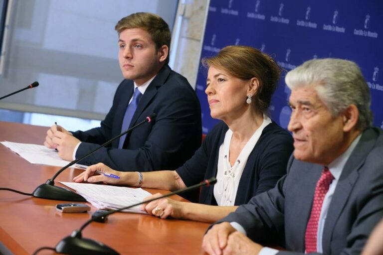 Bienestar Social analiza con el CERMI la revisión de tasas administrativas para personas con discapacidad y dependientes