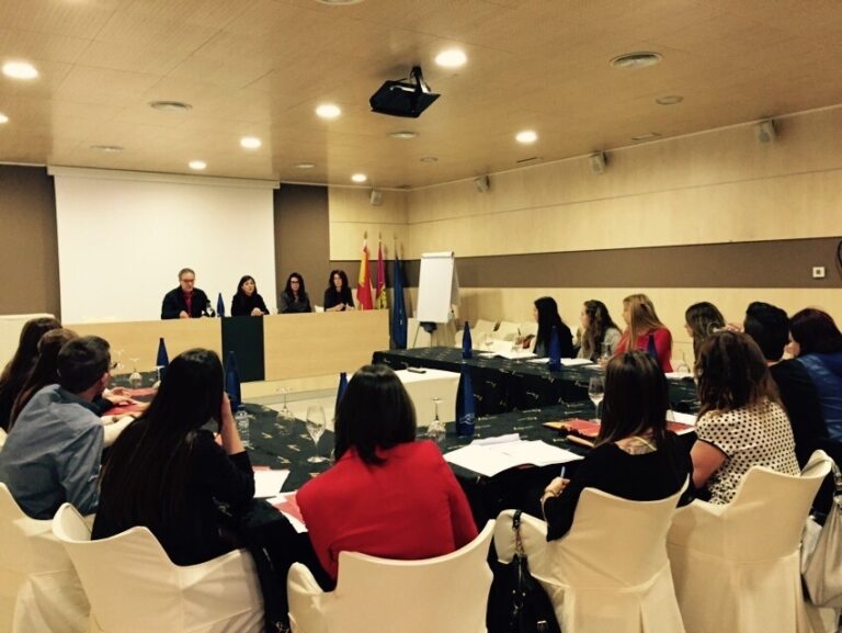 El Director de FENAVIN se reúne con los relaciones públicas que trabajarán durante los tres días de feria