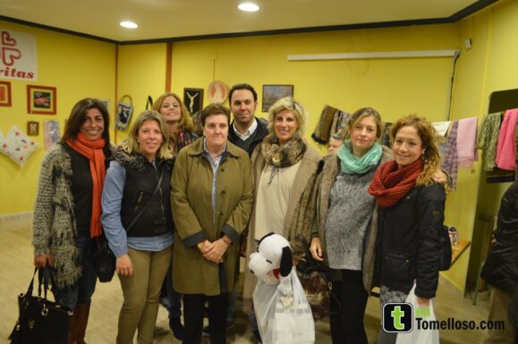Cáritas inaugura el tradicional Mercadillo Solidario