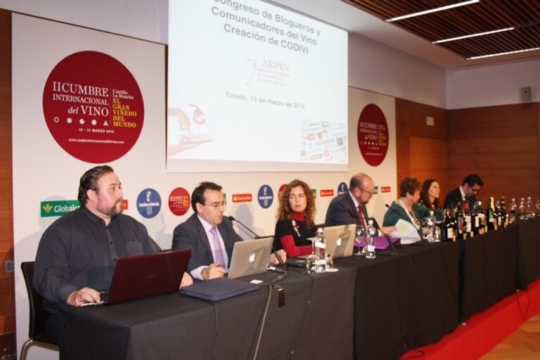 La II Cumbre es testigo del nacimiento de la primera asociación de blogueros del vino
