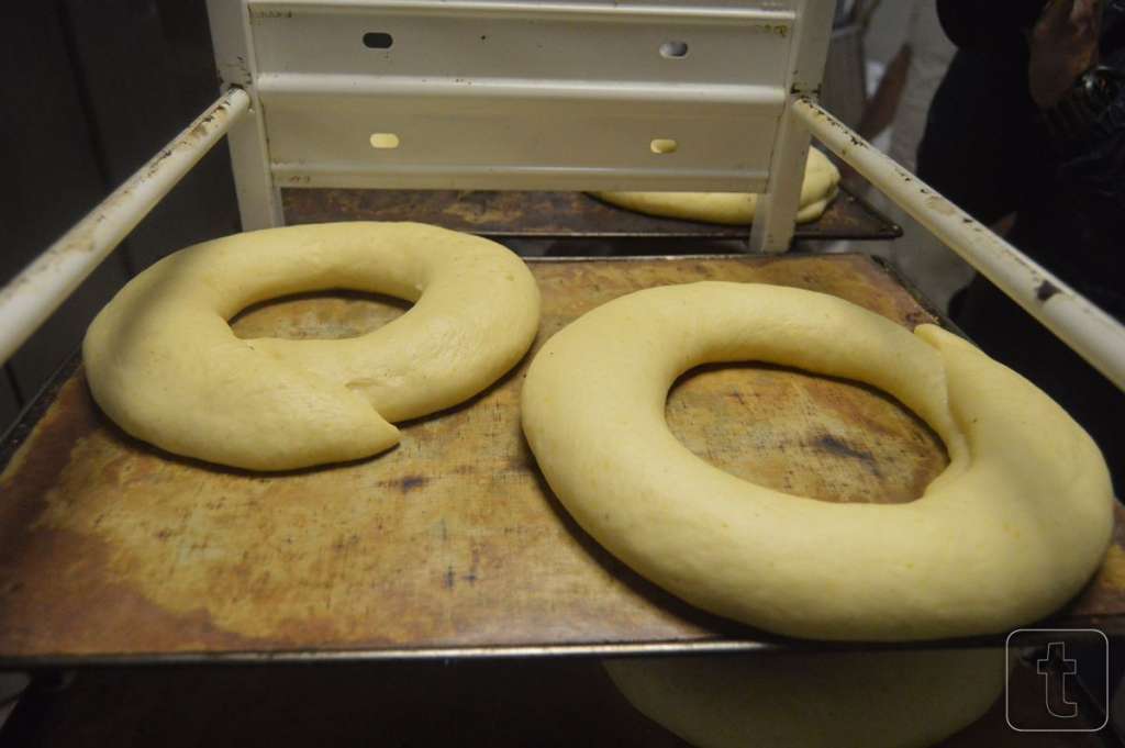 Tradición y artesanía, así se hacen los roscones de reyes en Tomelloso