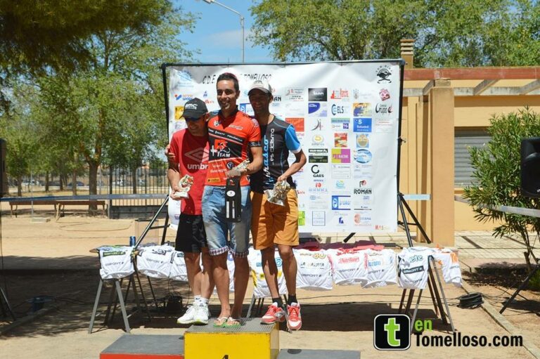 Un centenar de ciclistas participan en la XII Ruta BTT de Tomelloso