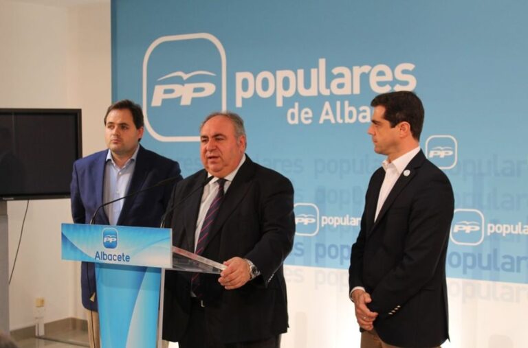 Tirado: “Los castellano-manchegos ven que a Page le viene grande el cargo”