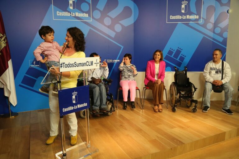 Cospedal agradece a las asociaciones de discapacitados su “enorme labor” para que la sociedad cuide “de las personas más vulnerables”