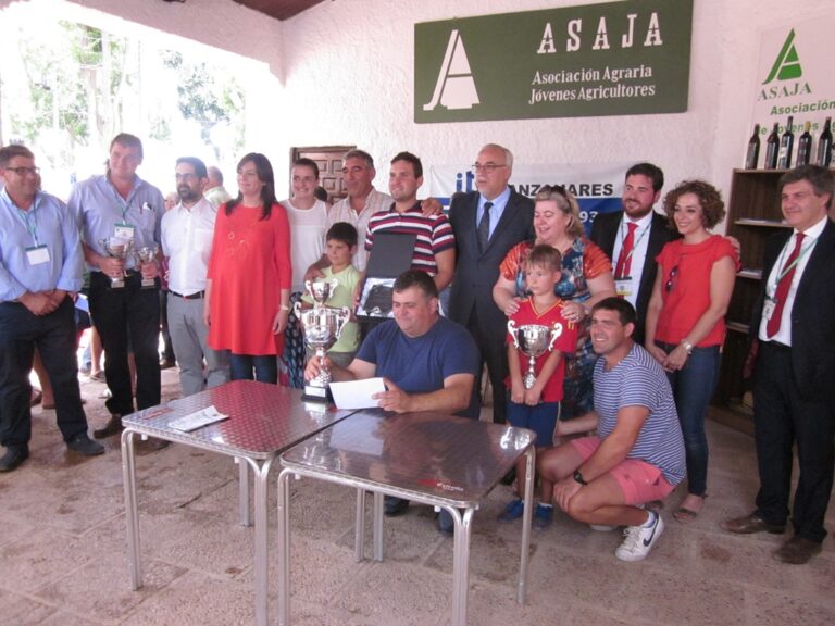 Los tractoristas solaneros copan los primeros puestos del Concurso de Habilidad de ASAJA
