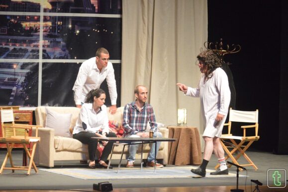Tespis Teatro divierte al público de Tomelloso con “Una larga noche”