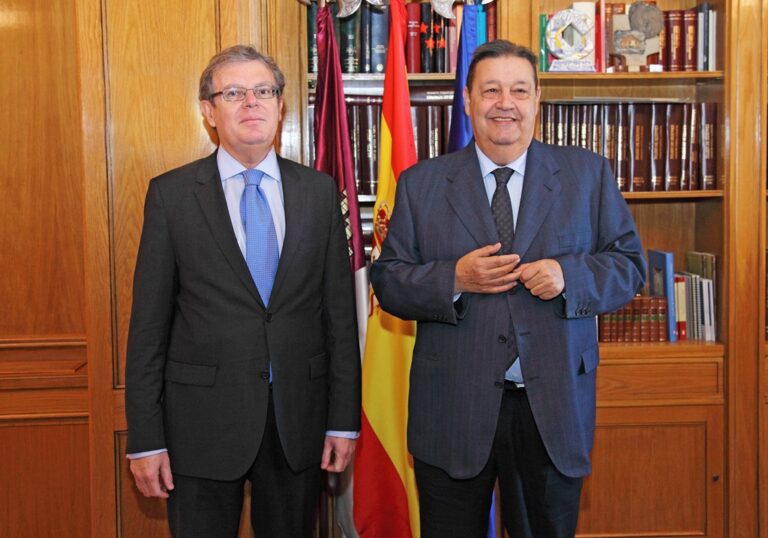 Las Cortes de Castilla-La Mancha y la UCLM mantendrán sus acuerdos de colaboración