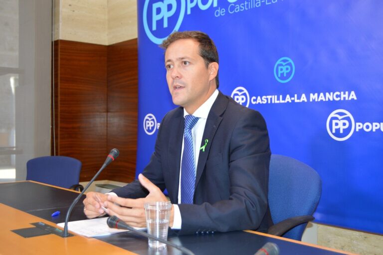 Velázquez: “Page debe rectificar y anunciar que el Convenio Sanitario con Madrid va a continuar”