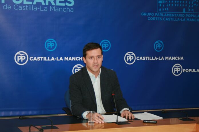 Velázquez, en rueda de prensa-050216