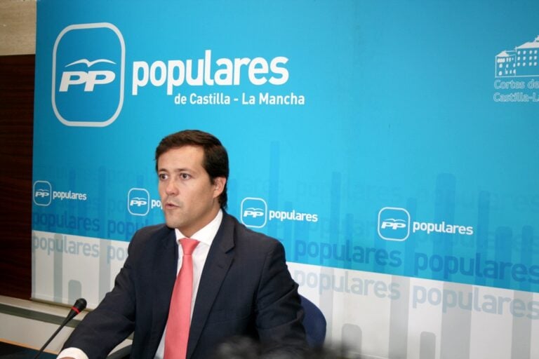 Velázquez: “El PSOE en su obsesión de criticar por criticar se dedica a mentir en los datos de empleo”