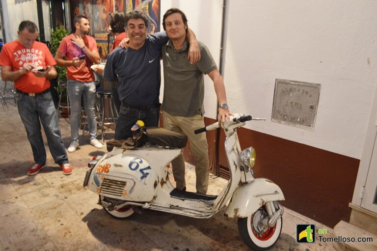 Presentada la primera Vespa “Rat” de Tomelloso