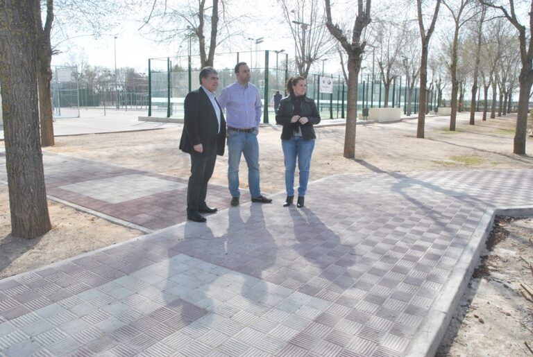 Mejorados los acerados interiores de la Ciudad Deportiva