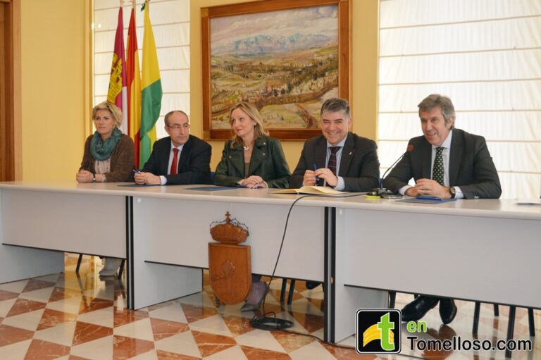 Firmado un protocolo de colaboración para la formación de mujeres empresarias de Tomelloso