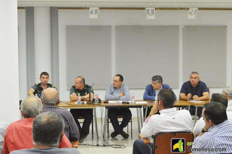 Reunión en Tomelloso de agricultores, autoridades y Guardia Civil para prevenir los robos en el campo