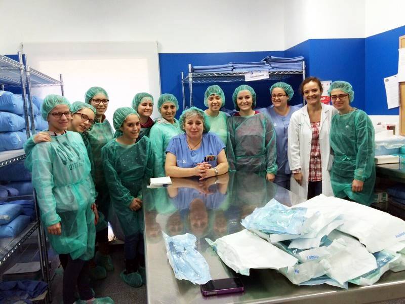 alumnos Garcia Pavon visitan Hospital Tomelloso