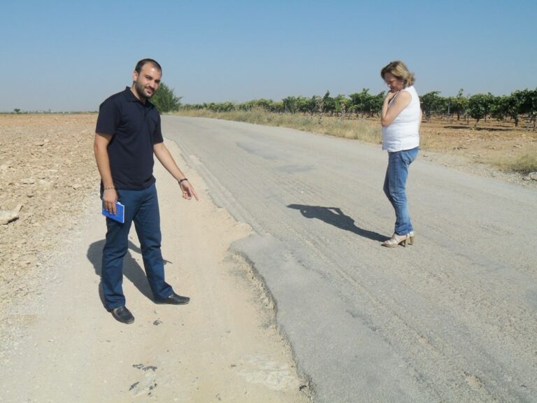 Álvaro Rubio estudia la situación que presentan los caminos más transitados por los agricultores de Tomelloso