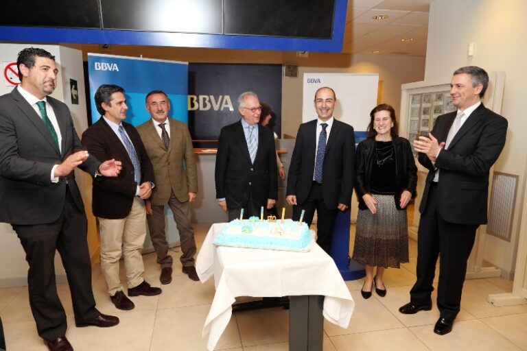 El BBVA conmemora su 70 aniversario en Tomelloso con una exposición