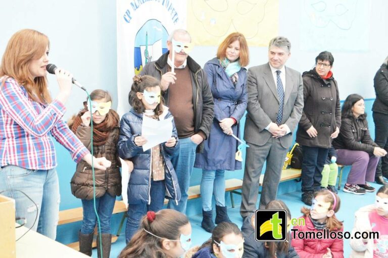 Antifaces mágicos contra el cáncer infantil en el Colegio Topete de Tomelloso