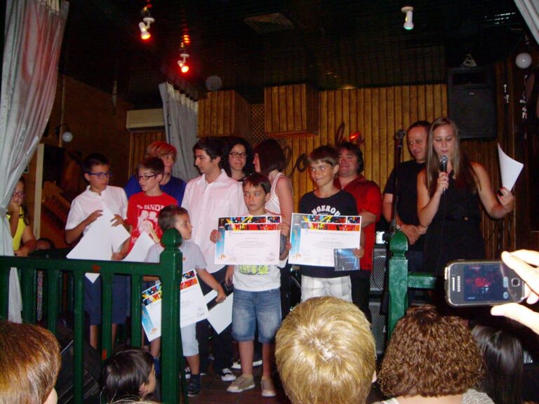 Doce jóvenes actuaron en el fin de curso del taller de batería del Centro Joven de Tomelloso