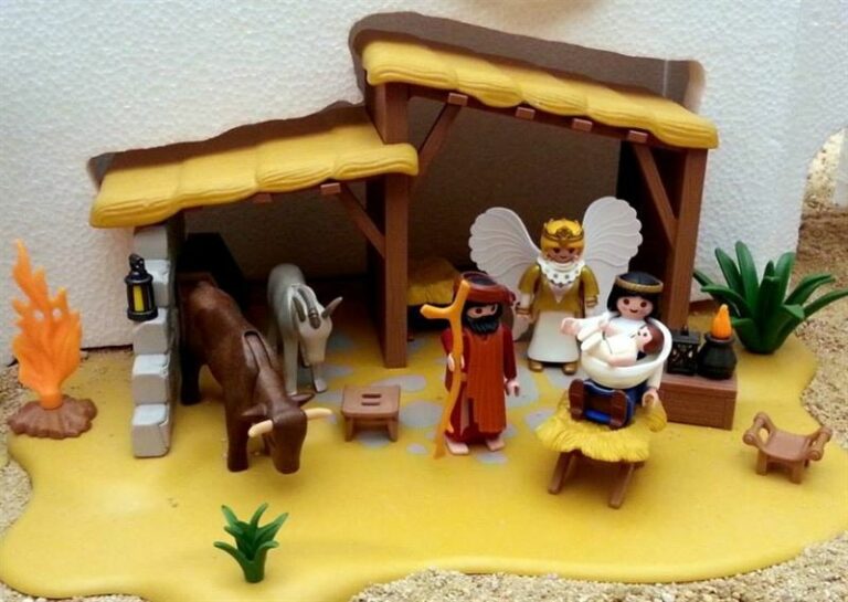 Inaugurado el belén hecho con figuras de Playmobil en Cuenca