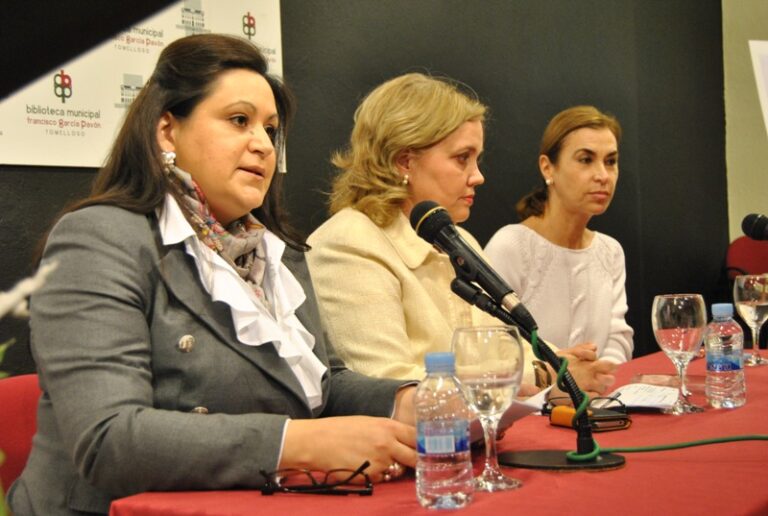 Carmen Posadas: “A las mujeres, al llegar a los 50, la vida nos da una prorroga”