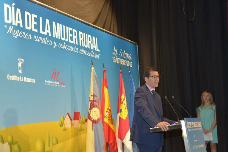 Caballero señala a la mujer rural como herramienta eficaz que fija población en los pueblos