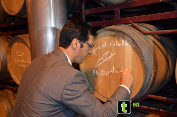 Caballero muestra el apoyo de la Diputación a la Cooperativa Virgen de las Viñas de Tomelloso