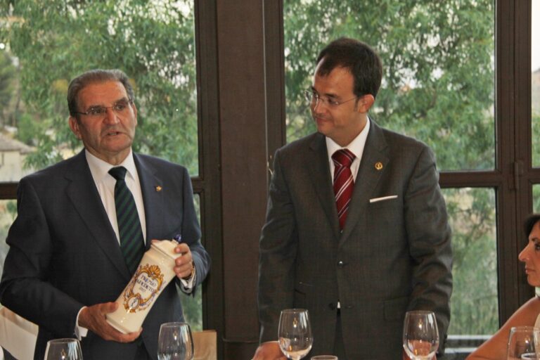 AFEDETO premia a Caja Rural CLM por su “apoyo constante e incondicional” al sector farmacéutico