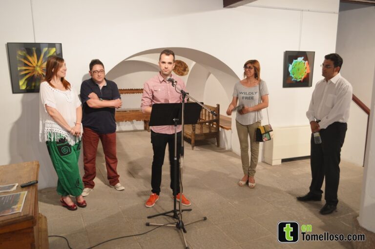 “Fotografía como pintura”, Enrique Calcerrada inunda de color la Posada de los Portales de Tomelloso