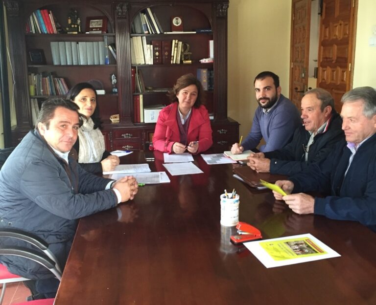 Celebrada una reunión para llevar a cabo una mejora en el camino de Cirujano