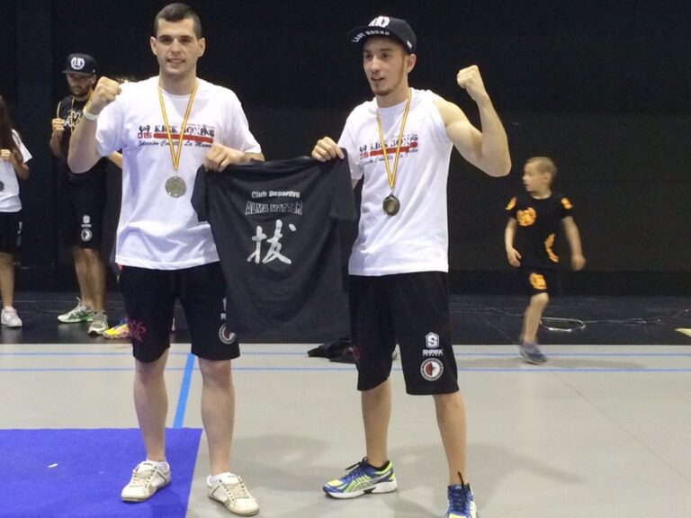 Raúl Miralles y Pedro Alcolea del CD Alma Matter de Tomelloso, campeones de España de kick boxing