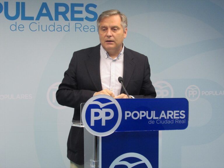 Para el PP  es “un escándalo” que el único contrato que se conzoca del Plan de Empleo “sea el del marido de la consejera de Empleo”