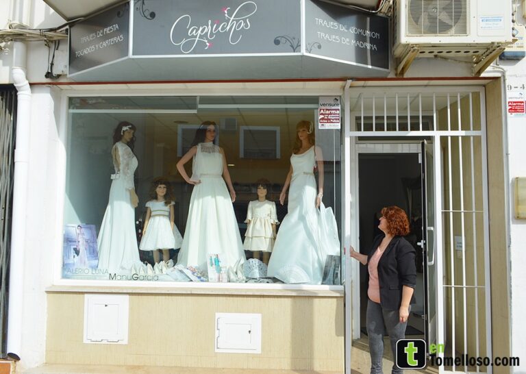 Caprichos, un espacio de moda dedicado a novia, madrina, fiesta y comunión en Tomelloso