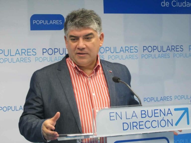Carlos Cotillas: “Page vuelve de sus vacaciones sin medidas para resolver los problemas de los castellano-manchegos”
