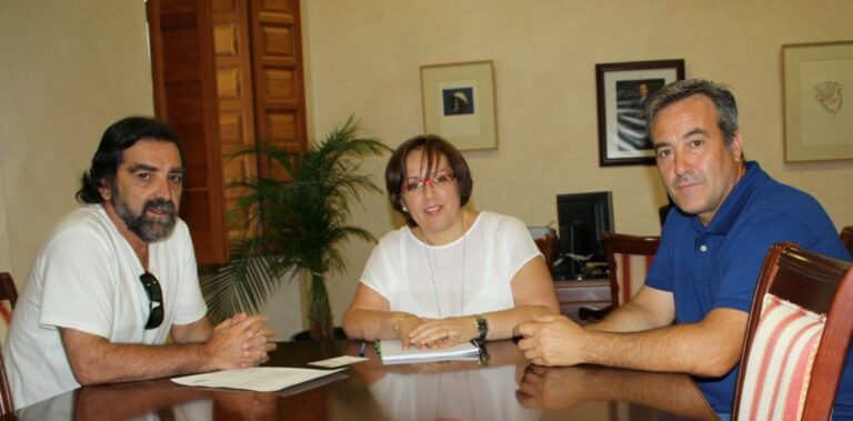 Olmedo y CCOO Industria C-LM coinciden en la importancia de garantizar los empleos de Tecnobit en Valdepeñas