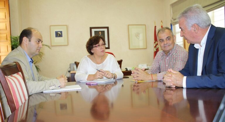 El Gobierno de Castilla-La Mancha se volcará para lograr que la seguidilla sea declarada Bien de Interés Cultural