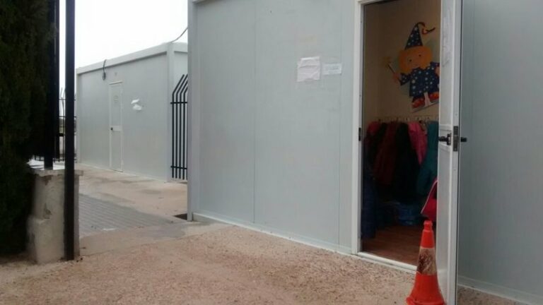 El Defensor del Pueblo instará a corregir los problemas de las aulas prefabricadas del Félix Grande