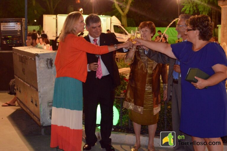 Más de 500 personas asisten a la Cena Fin de Fiestas de Tomelloso, a beneficio de la Asociación contra el Cáncer