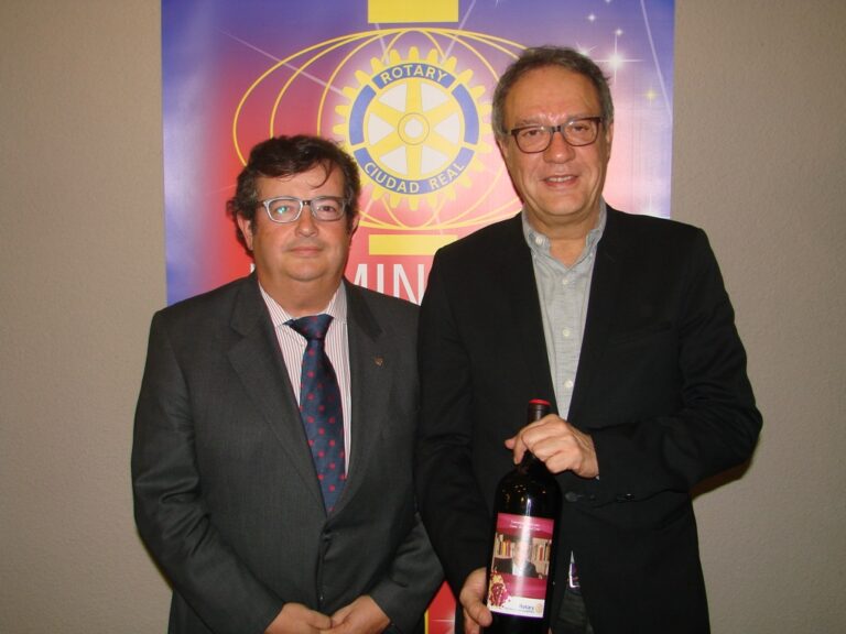 Manuel Juliá dice al Club Rotario de Ciudad Real que FENAVIN ha puesto a todo el mundo de acuerdo en torno al vino
