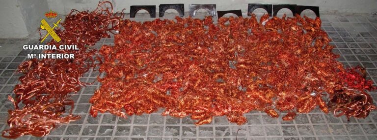 La Guardia Civil detiene a cuatro personas por robo de cobre y otra más por receptación